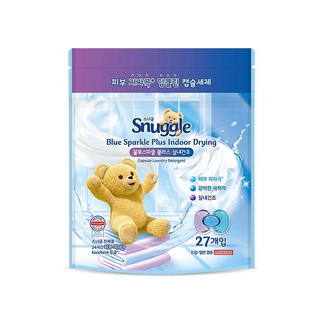스너글 캡슐 세탁세제 블루스파클 플러스 실내 건조 겸용 - 암모니아, 황화수소, 포름알데히드 등 악취 물질을 제거하고 시원한 꽃 향을 입힌다. 하나로 빨래 7kg까지 가능. 27개입 2만6천9백원.