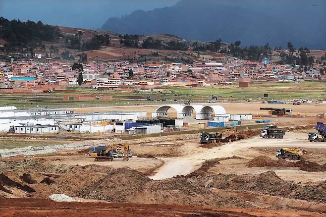 2021년 착공식 당시 페루 친체로신공항 건설현장 모습. 뉴스1
