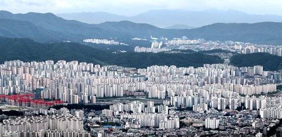 서울 송파구 롯데월드타워 서울스카이에서 바라본 위례신도시 아파트단지. [뉴스1]