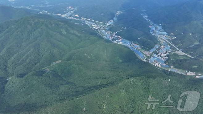 영동군 영동읍 소재 무량산 드론촬영 (영동군 제공) /뉴스1