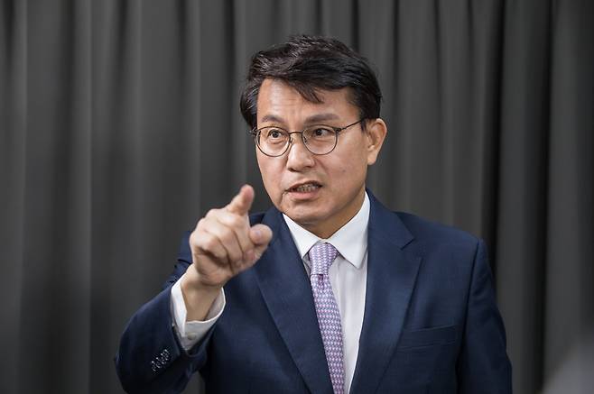 윤상현 국민의힘 의원이 11일 시사저널TV 《시사톡톡》에 출연해 발언하고 있다. ⓒ시사저널 최준필