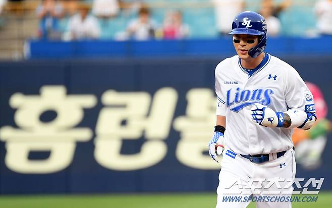 13일 대구 삼성라이온즈파크에서 열린 삼성 라이온즈와 LG 트윈스의 경기. 2회말 삼성 박병호가 솔로포를 날린 뒤 환호하고 있다. 대구=박재만 기자 pjm@sportschosun.com/2024.06.13/