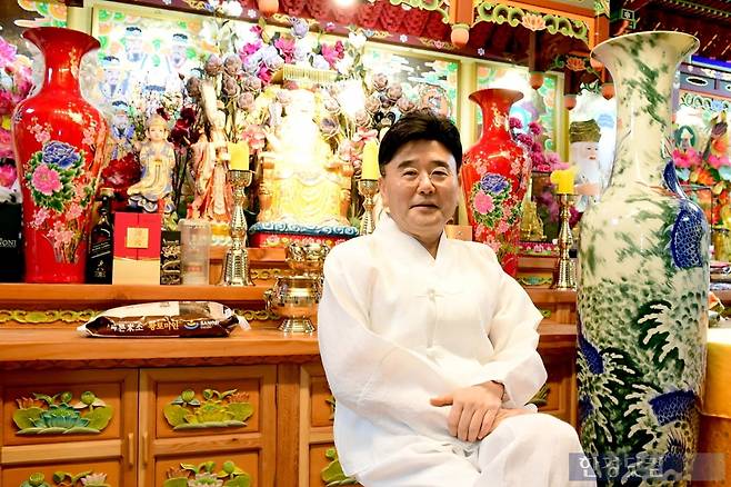 무속인이 된 배우 정호근/사진=변성현 한경닷컴 기자 byun84@hankyung.com