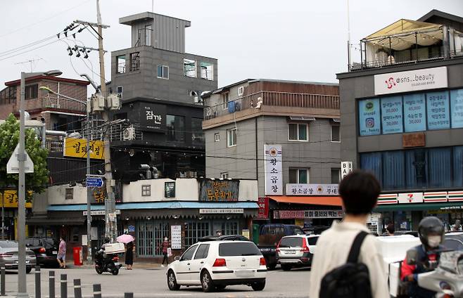 지난달 서울 상가 경매 건수가 7년 만에 최고치를 기록했으나, 낙찰된 건은 10건 중 1건꼴에 그친 것으로 나타났다./사진=뉴시스