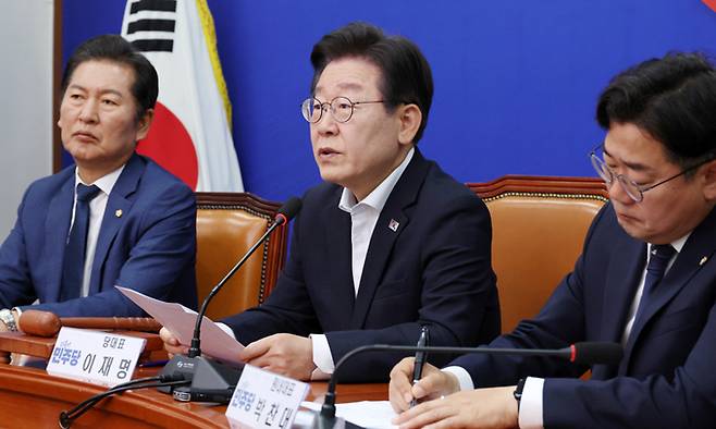 더불어민주당 이재명 대표가 12일 서울 여의도 국회에서 열린 최고위원회의에서 발언하고 있다. 뉴시스