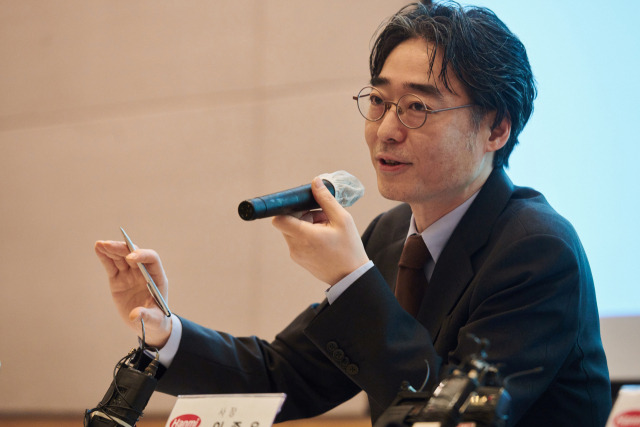 임종윤 한미약품 사장이 지난 3월 서울 영등포구 FKI타워에서 열린 기자간담회에서 발언하고 있다. 연합뉴스