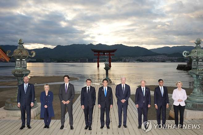 지난해 5월 일본 히로시마에서 열린 G7 정상회의에 모인 정상들  [UPI=연합뉴스 자료사진]