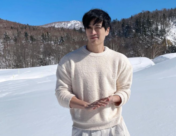 SSC_20240613170433_V.png 나이가 58세라는 싱가포르 사진작가