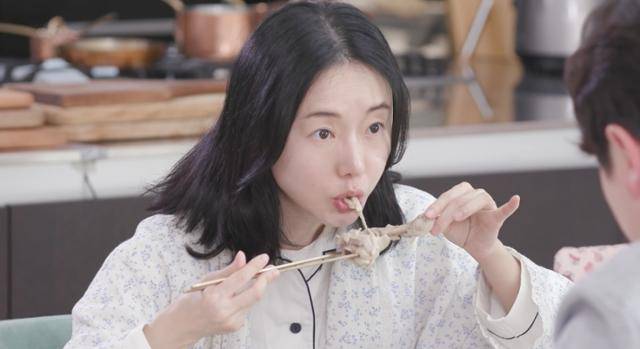 가수 겸 배우 이정현이 둘째 임신 후 '먹덧'을 겪고 있다고 밝혔다. KBS2 제공