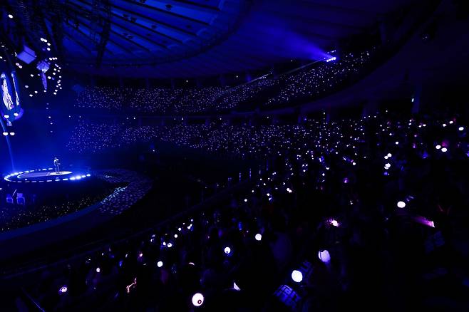 Fans cheer for Jin at his fan-meeting event at Jamsil Arena in Seoul, Thursday. (Big Hit Music)