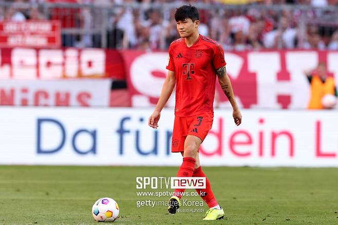 ▲ 바이에른 뮌헨은 같은 날 올여름 1호 영입을 성사시켰다. 주인공은 일본 국가대표이자, 지난 시즌까지 슈투트가르트에서 활약해 왔던 이토 히로키였다. 바이에른 뮌헨과 4년 계약을 체결한 히로키는 “세계 최고의 팀 중 하나인 바이에른 뮌헨에서 뛸 수 있게 된 것은 매우 큰 영광이다. 바이에른 뮌헨은 조국인 일본에서도 최고의 팀으로 알려져 있다. 나는 이곳에서 도전을 기대하고 있다. 바이에른 뮌헨이 많은 우승을 할 수 있도록 모든 것을 바치고 싶다. 슈투트가르트에는 감사 인사를 전하고 싶다”라고 소감을 전했다.