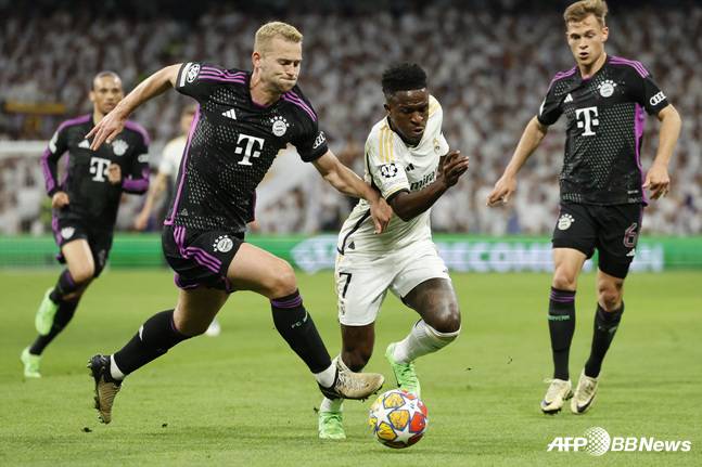 마타이스 데리흐트(왼쪽). /AFPBBNews=뉴스1