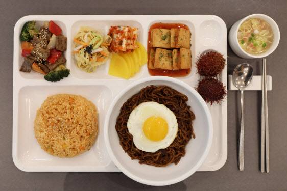 농심 신대방 사옥의 지난달 31일 ‘라면데이’ 특식 메뉴.(사진=농심)