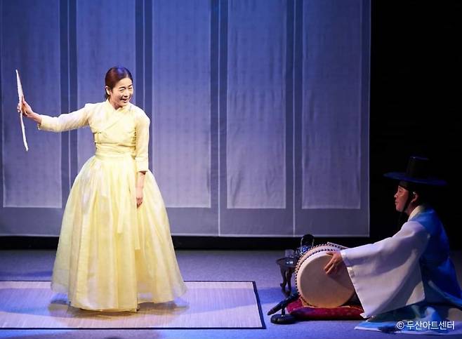창작 판소리 '노인과 바다'를 초연하던 시절의 이자람. /두산아트센터