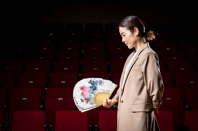 이틀에 걸쳐 ‘적벽가’를 완창한 서울 더줌아트센터에서 만난 이자람은 “판소리에서 창작은 전통을 잘해야만 가능하다”고 했다. /이신영 영상미디어 기자
