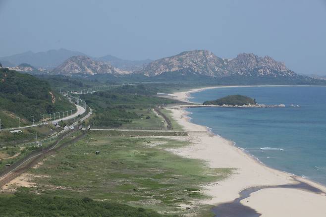 통일전망대에서 바라본 북녘땅 풍경.