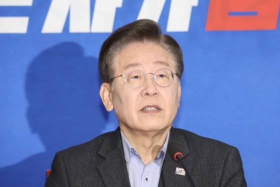 이재명 더불어민주당 대표가 3일 오전 서울 여의도 국회에서 열린 최고위원회 회의에 참석해 발언하고 있다. 전민규 기자