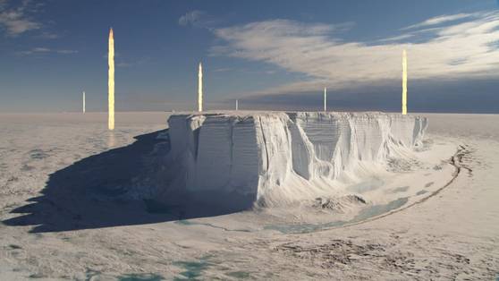 로랑 그라소의 영상 '인공'(2020) 중에서 스틸컷. 성곡미술관 '프랑스현대사진'전에 전시 중.