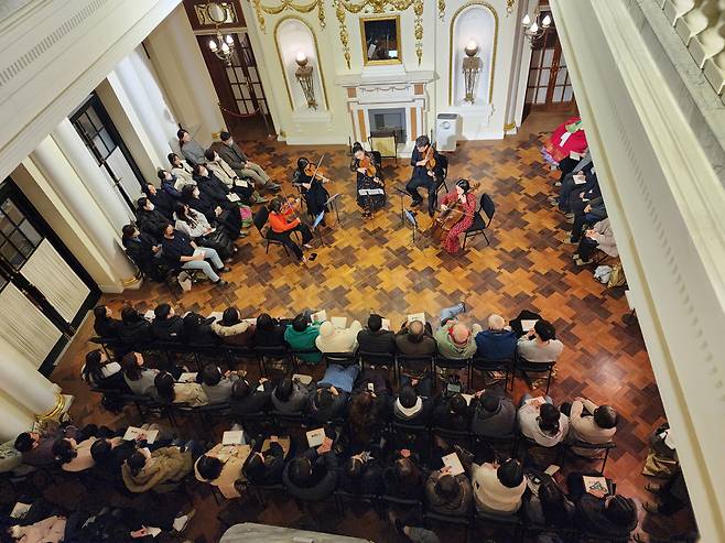 A classical music performance in Seokjo Hall at Deoksugung (Korea Heritage Service)