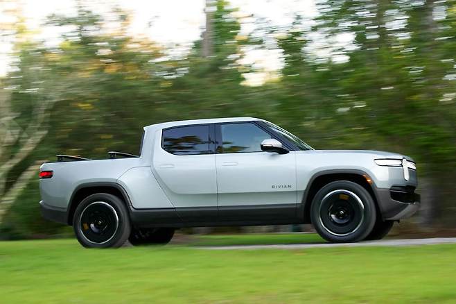 리비안 신형 R1T