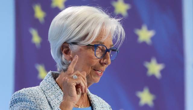 크리스틴 라가르드 유럽중앙은행 총재가 지난 6일 통화정책회의 후 기자회견에 나서 통화정책에 설명하고 있다. EPA연합뉴스