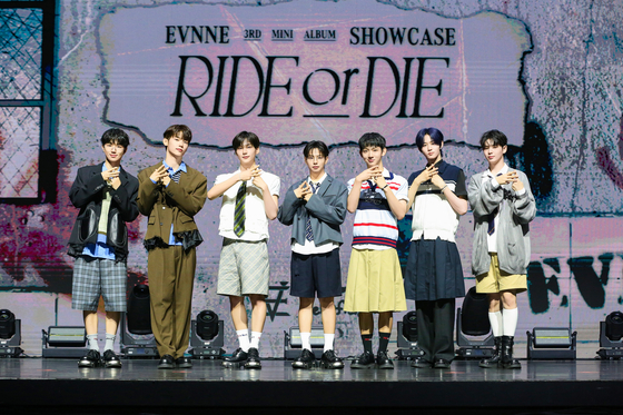 Boy band EVNNE poses for the camera during a press showcase held Monday afternoon at the Yes24 Live hall in eastern Seoul, ahead of the release of the band's third EP ″Ride or Die″ later that day. [JELLYFISH ENTERTAINMENT]