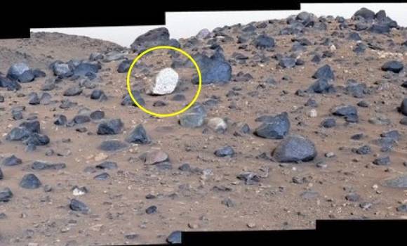 퍼서비어런스(Perseverance)가 촬영한 특이한 암석의 모습. NASA / JPL-Caltech / ASU / MSSS