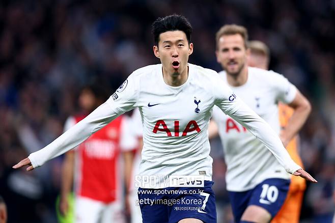 ▲ 손흥민은 2022-23시즌 '토트넘 올해의 선수'(One Hotspur Player of the Season)는 물론, '토트넘 주니어 팬이 뽑은 올해의 선수'(One Hotspur Junior Members' Player of the Season), '공식 서포터스가 뽑은 올해의 선수'(Official Supporters' Clubs Player of the Season)를 모두 수상했다. 2018-2019시즌, 2019-2020시즌에 이어 세 번째다.