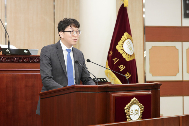 권용재 의원이 고양시의회 본회의에서 시정요구의 건과 관련해 제안설명을 하고 있다. 고양시의회 제공