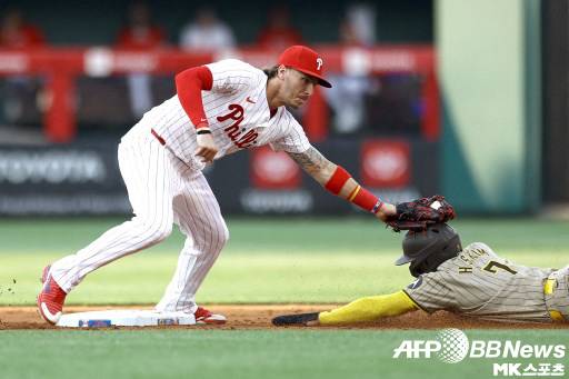 김하성이 3회 2루 도루에 실패하고 있다. 사진(美 필라델피아)=ⓒAFPBBNews = News1