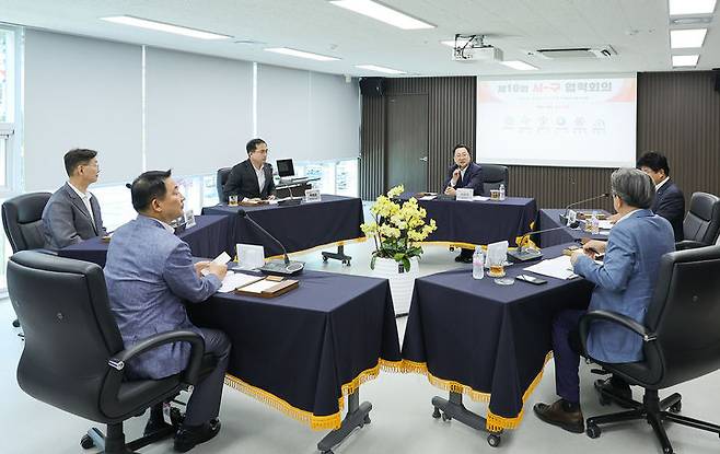 [대전=뉴시스]대전시는 18일 서구청에서 이장우 대전시장과 5개 자치구 구청장이 참석한 가운데 제10회 시구협력회의를 열고 있다. (사진=대전시 제공) 2024. 06. 18  *재판매 및 DB 금지