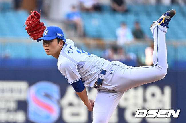 [OSEN=대구, 이석우 기자] 18일 대구삼성라이온즈파크에서 2024 신한 SOL 뱅크 KBO 리그 삼성 라이온즈와 SSG 랜더스의 경기가 열렸다. 홈팀 삼성은 이승민이 선발 출전하고 방문팀 SSG는 앤더슨이 선발 출전한다.삼성 라이온즈 선발 투수 이승민이 역투하고 있다. 2024.06.18 / foto0307@osen.co.kr