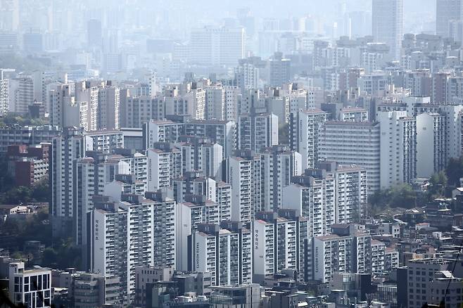 지난 4월 14일 남산에서 본 서울 시내 모습. /연합뉴스