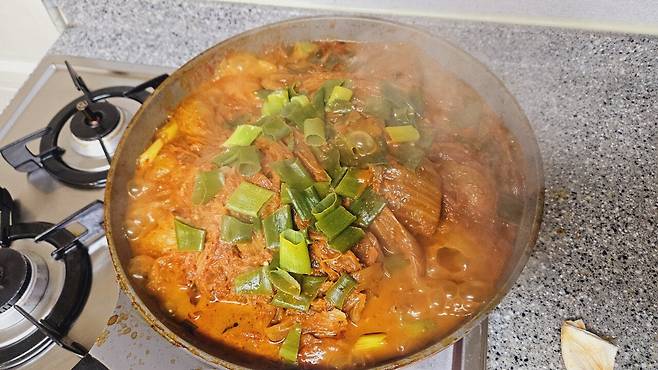 20240618_203716.jpg 저녁 통삼겹 김치찜에 한잔