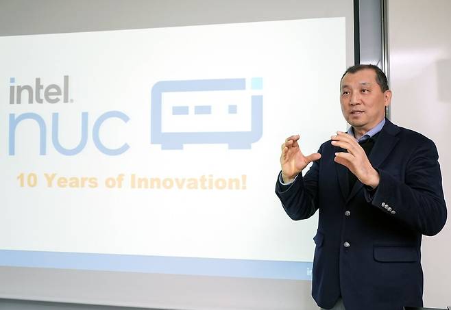 ▲ 행사의 발표를 맡은 이주석 인텔코리아 부사장