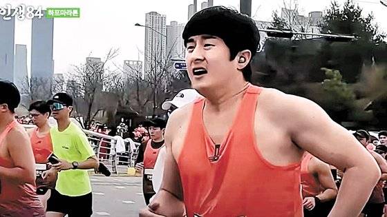 웹툰작가 겸 방송인 기안84는 ″공황장애가 온 뒤 달리기를 열심히 했다″면서 ″달리기를 시작해 더 나은 삶을 살고 있는 것 같다″고 말했다. 유튜브 '인생84' 캡쳐