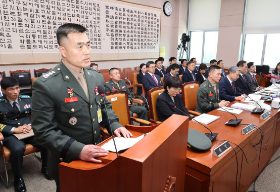 21일 오전 국회 법제사법위원회에서 열린 ‘순직 해병 진상규명 방해 및 사건은폐 등의 진상규명을 위한 특별검사 임명법’(채상병특검법)에 대한 입법청문회에 증인으로 출석한 박정훈 전 해병대 수사단장이 발언하고 있다. (사진=연합뉴스)