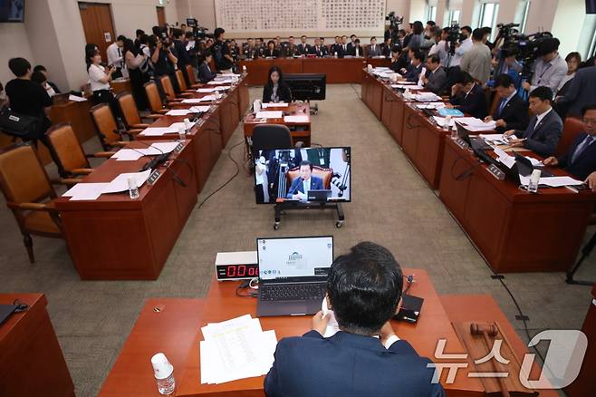 21일 오전 서울 여의도 국회에서 열린 법제사법위원회 전체회의 순직 해병 수사 방해 및 사건 은폐 등의 진상규명을 위한 특별검사의 임명 등에 관한 법률안 관련 입법청문회에 국민의힘 의원들이 불참해 자리가 비어있다.2024.6.21/뉴스1 ⓒ News1 이광호 기자