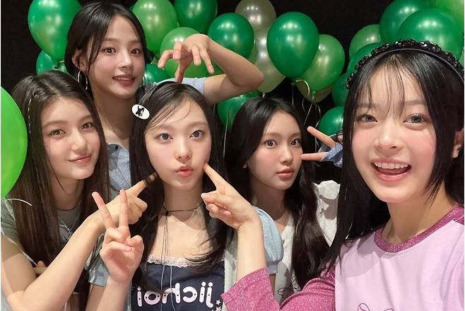 뉴진스 공식 인스타그램 캡처