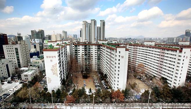 서울 강남구 청담동 청담삼익아파트 과거 전경. [매경DB]