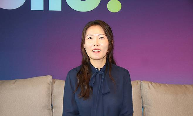 노승희 매니저가 7일(현지시간) 독일 바이에른주 뮌헨 마이본볼프 사무실에서 공동취재단과 인터뷰를 하고 있다. 고용노동부 제공