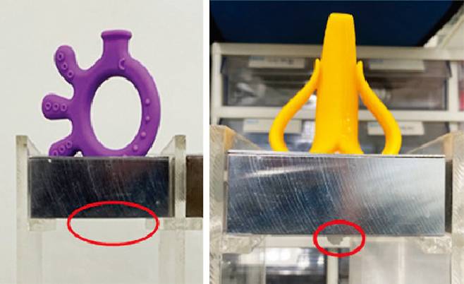중국 이커머스 알리익스프레스에서 판매된 치아 발육기(구강 발달을 돕는 기구·오른쪽)의 안전성 검사를 실시한 결과 국내 KC인증 제품과 달리 유아의 기도(氣道)를 가정한 금속 시험판 구멍을 통과했다(원 안). 사용 과정에서 기도로 들어갈 우려가 있다는 뜻이다. [서울시 제공]