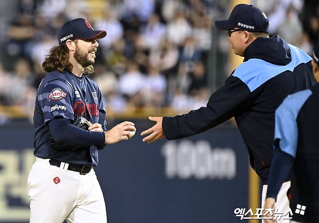 롯데 투수 윌커슨은 22일 고척스카이돔에서 열린 '2024 신한 SOL Bank KBO 리그' 키움과 주말 3연전 두 번째 경기에서 선발 등판. 7이닝 1실점으로 팀 승리의 발판을 만들었다. 시즌 성적은 7승 5패다. 엑스포츠뉴스 DB