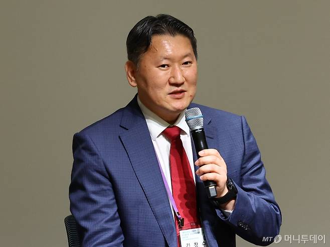 김창수 전국의과대학 교수협의회 회장이 5월 31일 오전 서울 서초구 서울성모병원에서 열린 가톨릭대학교 의과대학 교수협의회와 비상대책위원회가 주최한 '의정갈등을 넘어 미래 의료 환경으로' 심포지엄에서 발언하고 있다./사진=[서울=뉴시스] 황준선 기자