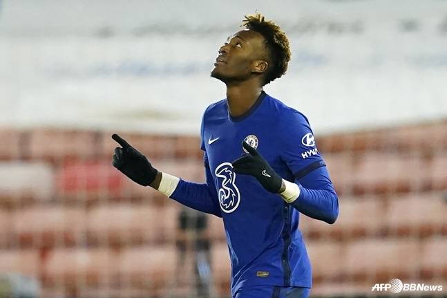 첼시 유니폼을 입은 에이브러햄. /AFPBBNews=뉴스1