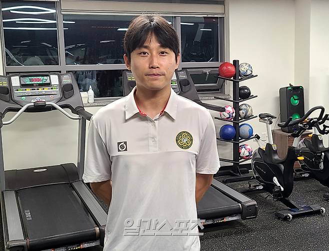 김포 장윤호가 23일 김포솔터축구장에서 열린 부산과의 하나은행 K리그2 2024 18라운드를 마친 뒤 취재진과 만나 인터뷰를 진행하고 있다. 김포=김우중 기자