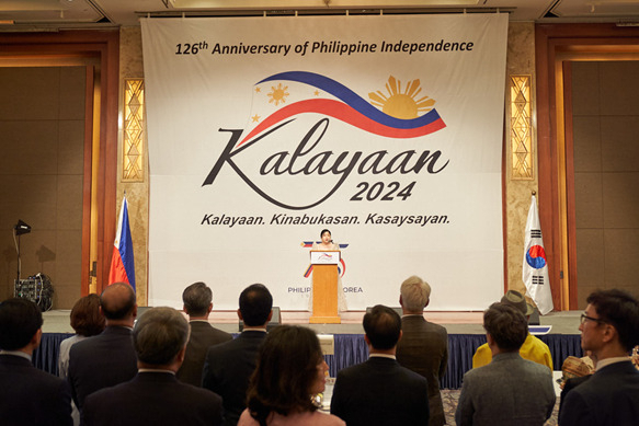 Philippines Ambassador to Korea Maria Theresa B. Dizon-De Vega delivers remarks on the occasion of the 126th Anniversary of Philippine Independence and 75th Anniversary of Philippines-Korea Relations at Lotte Hotel, in Jung-gu, Seoul on June 11. (Embassy of the Philippines in Seoul)