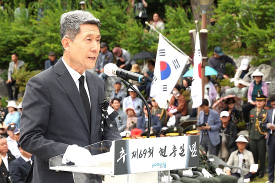 이강덕 포항시장이 제69주년 현충일 추념사를 하고 있다. (포항시제공)