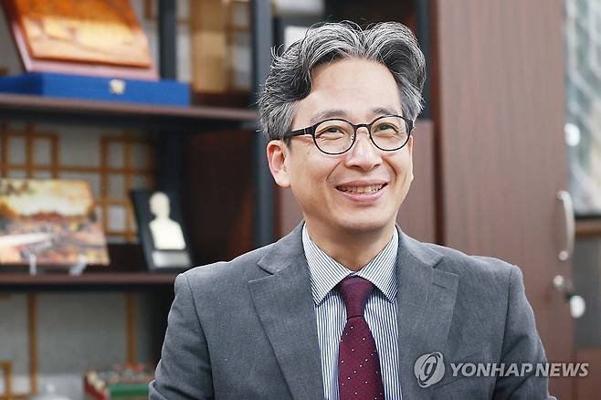 인터뷰하는 정용재 국립고궁박물관장 (서울=연합뉴스) 진연수 기자 = 정용재 국립고궁박물관장이 서울 종로구 국립고궁박물관에서 연합뉴스와 인터뷰를 하고 있다. 2024.6.24 jin90@yna.co.kr