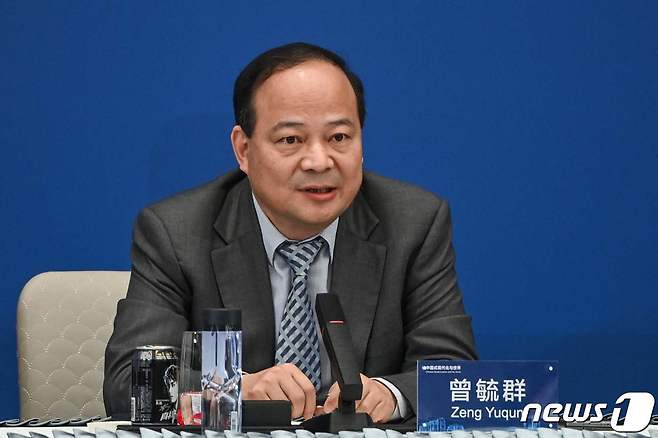 쩡위췬 CATL 회장이 21일 (현지시간) 상하이에서 열린 란팅 포럼에 참석해 발언을 하고 있다. ⓒ AFP=뉴스1 ⓒ News1 우동명 기자